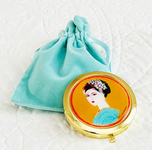 Compact mirror